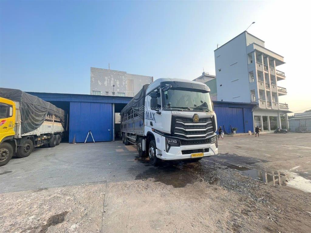 Kho xưởng gần 1500m2, an phú đông, quận 12. xe container ra vào. ngay quốc lộ 1a