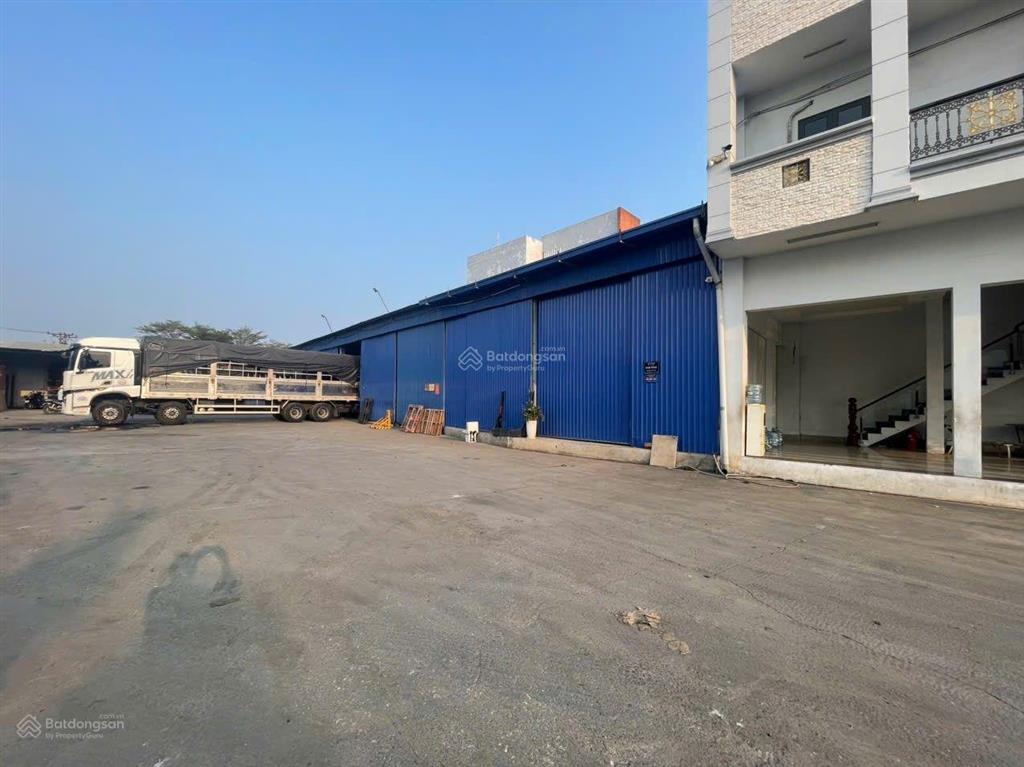Kho xưởng gần 1500m2, an phú đông, quận 12. xe container ra vào. ngay quốc lộ 1a