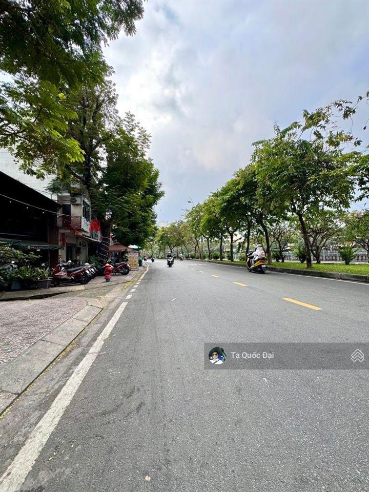 Quận 1  mt hoàng sa  21.8m2  11.5 tỷ  lề 8m  2 mặt tiền  4 tầng