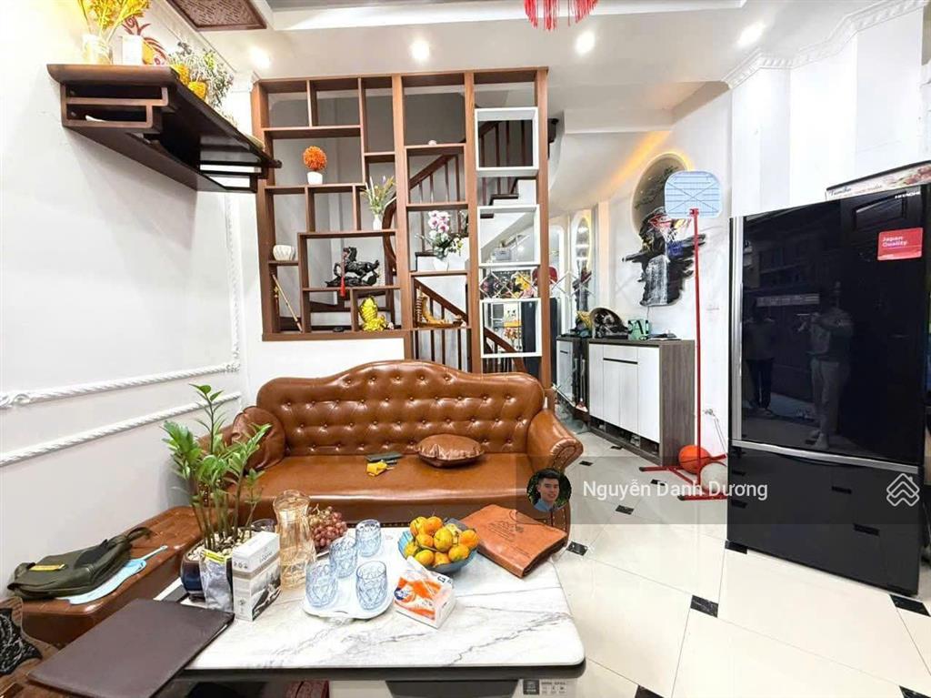 Bán nhà đẹp ở ngay, đầy đủ nội thất, ngõ nông gần phố, khu vực hoàng quốc việt, trần cung, cầu giấy