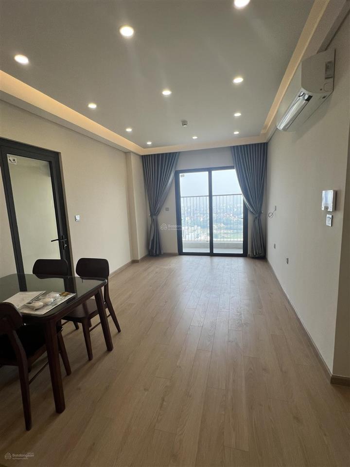 Chính chủ cần chuyển nhượng căn hộ 2 phòng ngủ siêu đẹp tại tòa moonlight 1 an lạc green symphony.