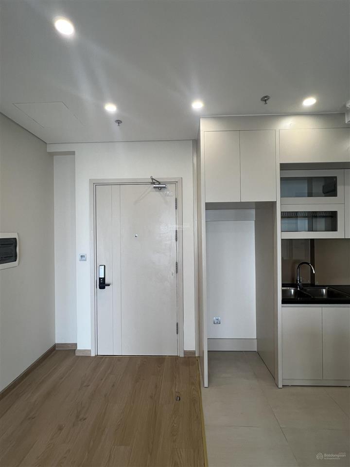 Chính chủ cần chuyển nhượng căn hộ 2 phòng ngủ siêu đẹp tại tòa moonlight 1 an lạc green symphony.
