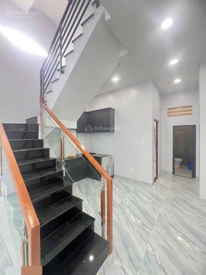 Nhà hậu giang  quận 6  hẻm thông  52m2  3 tầng  ngang 4.3m  6.x tỷ