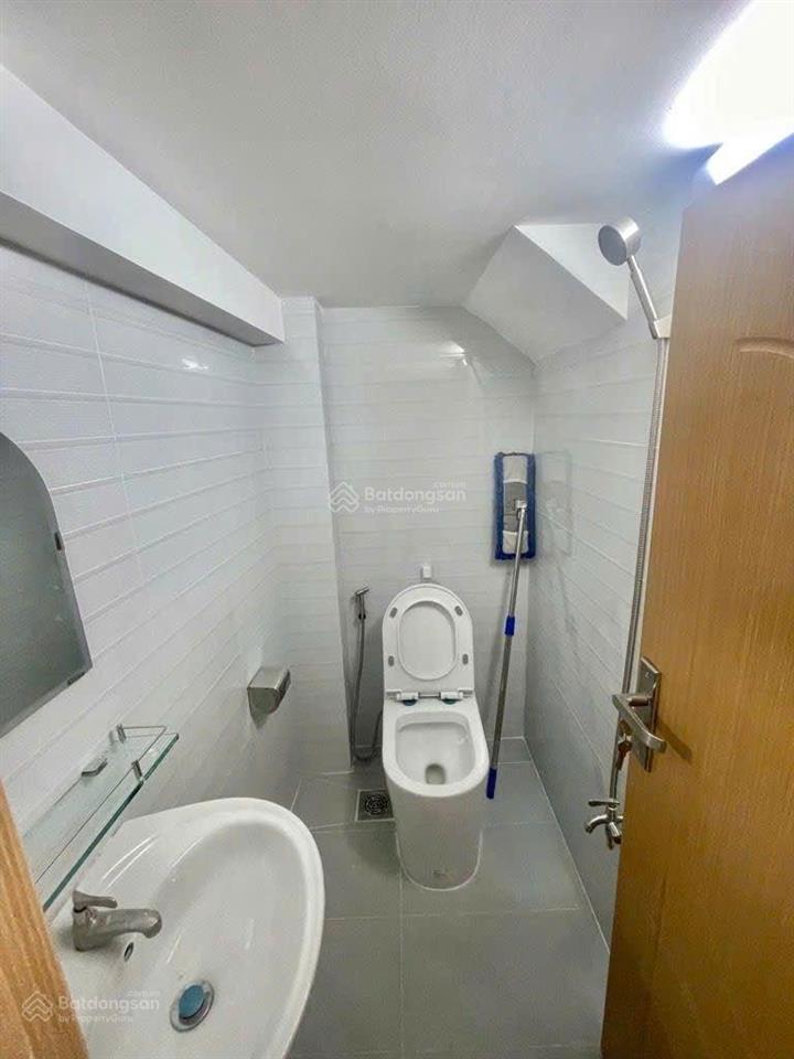 Nhà an dương vương  quận 8  4 tầng  xe hơi ngủ nhà  42m2  gần mặt tiền  6.x tỷ.