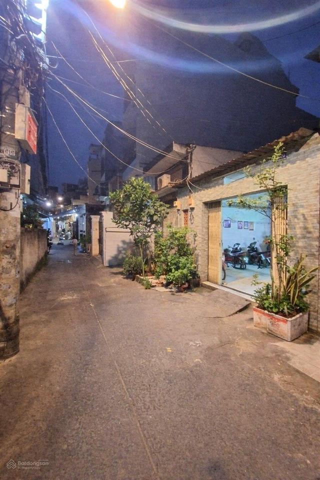 Nhà phạm văn chí  quận 6  115m2  6pn  hẻm xe hơi tới cửa  9 t.ỷ