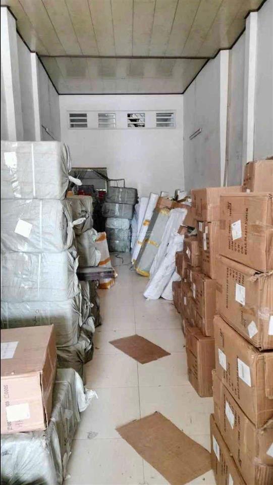 Nhà mặt tiền lò gốm  quận 6  76m2  2 tầng  3pn  2wc  tiện kinh doanh  8.x tỷ.