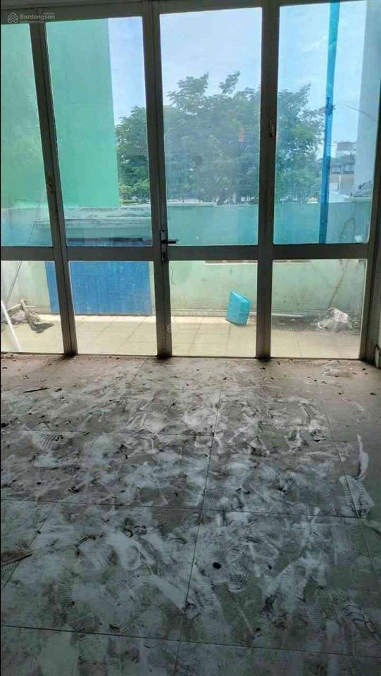 Nhà mặt tiền lò gốm  quận 6  76m2  2 tầng  3pn  2wc  tiện kinh doanh  8.x tỷ.