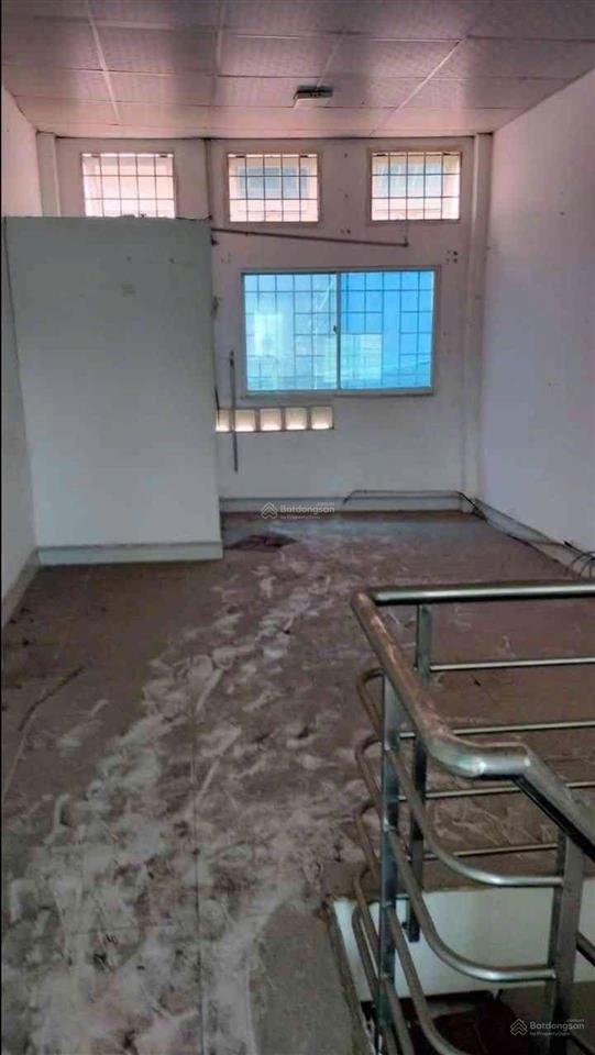 Nhà mặt tiền lò gốm  quận 6  76m2  2 tầng  3pn  2wc  tiện kinh doanh  8.x tỷ.