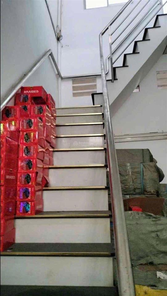 Nhà mặt tiền lò gốm  quận 6  76m2  2 tầng  3pn  2wc  tiện kinh doanh  8.x tỷ.