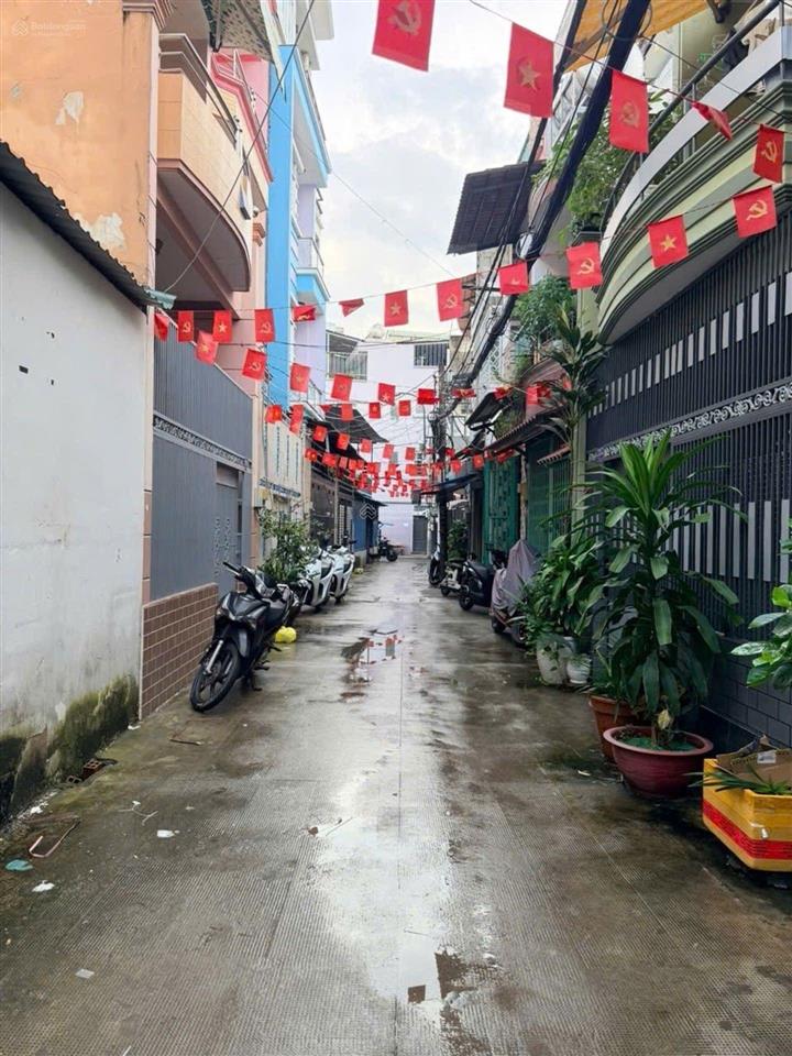 Nhà bà hom  quận 6  hẻm xe hơi  ngang 4,1m  36m2  2 tầng  tiện ở ngay  3.x tỷ