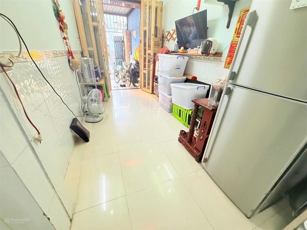 Nhà lò gốm  quận 6  3 tầng  hẻm xe hơi tới nhà  vài bước ra đường lớn  23m2  3.x tỷ.