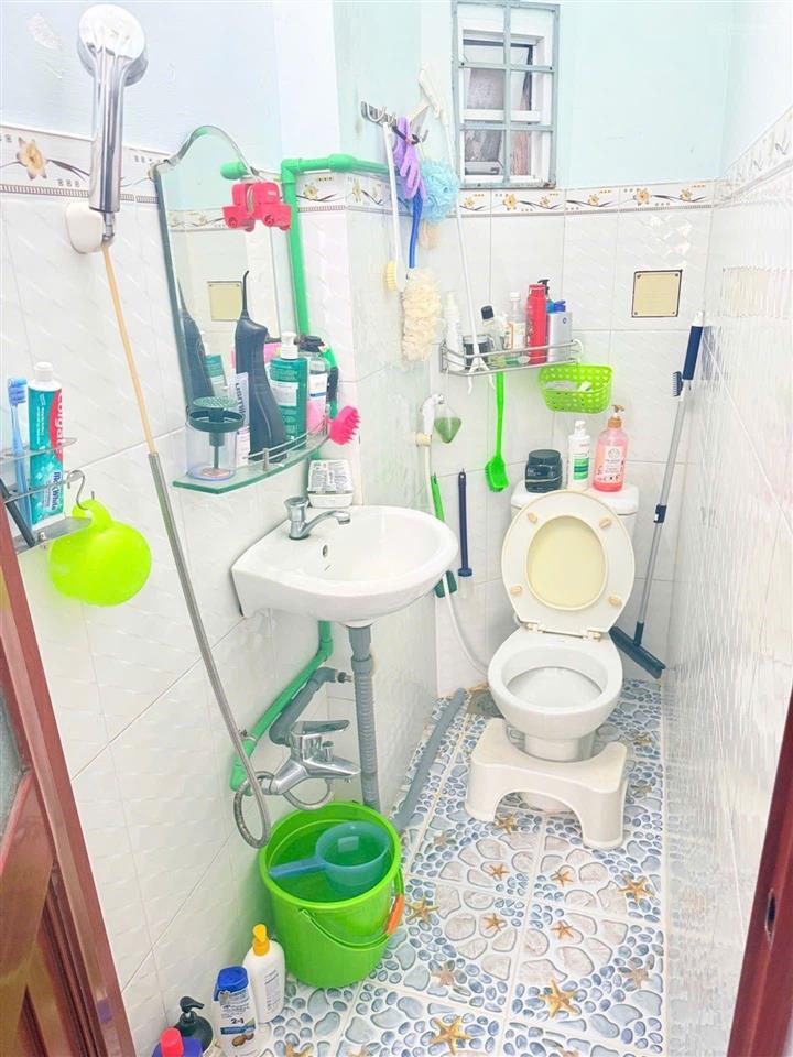 Nhà lò gốm  quận 6  3 tầng  hẻm xe hơi tới nhà  vài bước ra đường lớn  23m2  3.x tỷ.