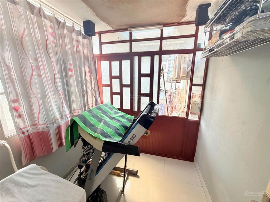 Nhà lò gốm  quận 6  3 tầng  hẻm xe hơi tới nhà  vài bước ra đường lớn  23m2  3.x tỷ.