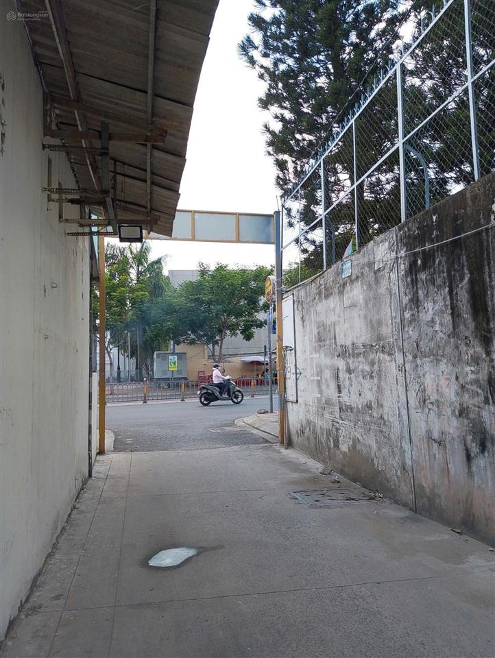 Nhà phạm văn chí  quận 6  68m²  3 tầng  4 phòng ngủ  hẻm xe hơi  6,x tỷ