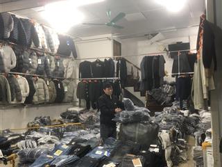 Bán nhà (ninh hiệp) nơi trung tâm buôn bán vải vóc và gia công may mặc quần áo