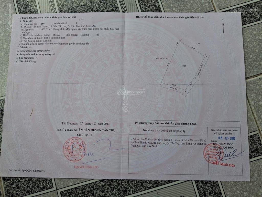 Bán đất mặt tiền đường lớn 827 đất full thổ cư