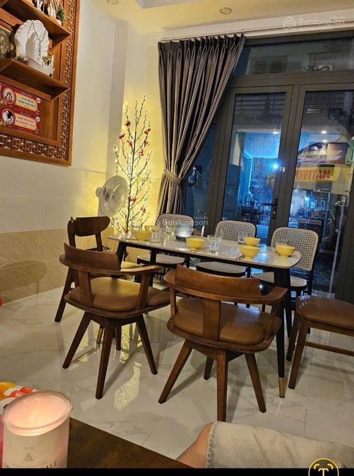 Nhà đep đường số 533m22tầng đúchẻm 6mgiá 4,3,tỷ