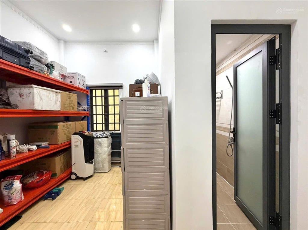 Tân bình  đối diện cổng nhà ga t3  khu chợ phạm văn bạch  52m2 (4x13m)  5.25 tỷ  2 tầng.