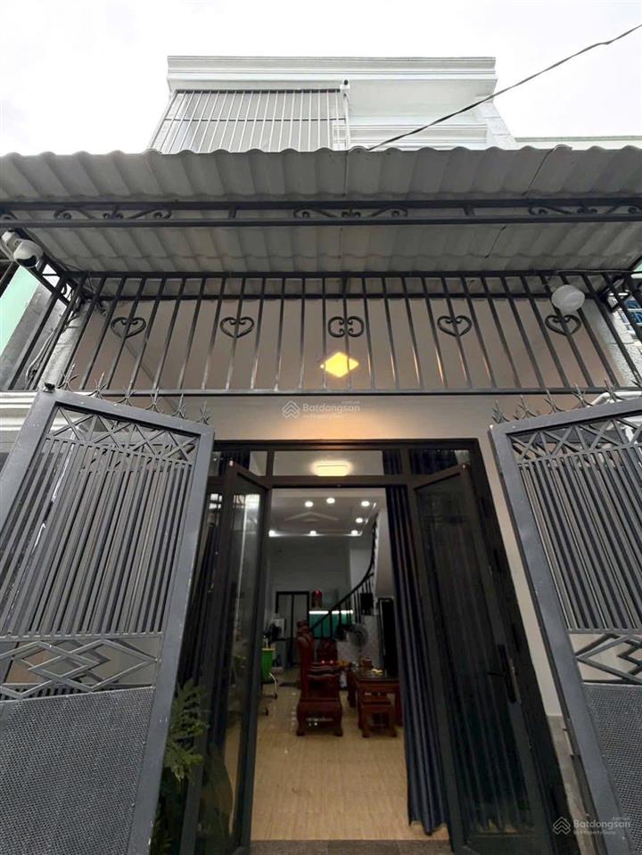 Tân bình  đối diện cổng nhà ga t3  khu chợ phạm văn bạch  52m2 (4x13m)  5.25 tỷ  2 tầng.