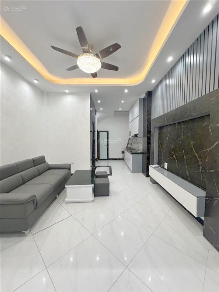Chính chủ bán nhà sát tây nam linh đàm 40m2 6 tầng thang máy ô tô đỗ cửa, giá 7,6 tỷ