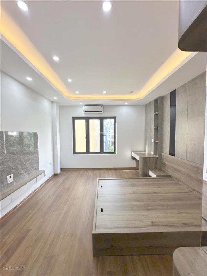 Chính chủ bán nhà sát tây nam linh đàm 40m2 6 tầng thang máy ô tô đỗ cửa, giá 7,6 tỷ