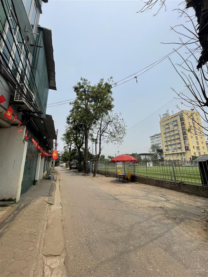 Chính chủ bán nhà gần chợ tựu  bằng b 38m2 5 tầng ngõ riêng rộng có sân chơi trẻ nhỏ giá 6,5 tỷ