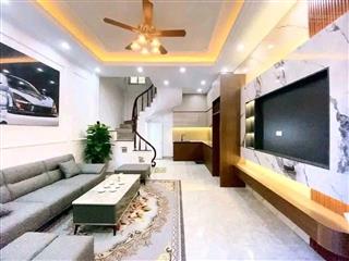 Bán nhà bằng b  hoàng liệt 45m 5 tầng 4 ngủ mt4,5m ô tô đỗ cửa ngõ rộng 3m sẵn nội thất giá 10 tỷ