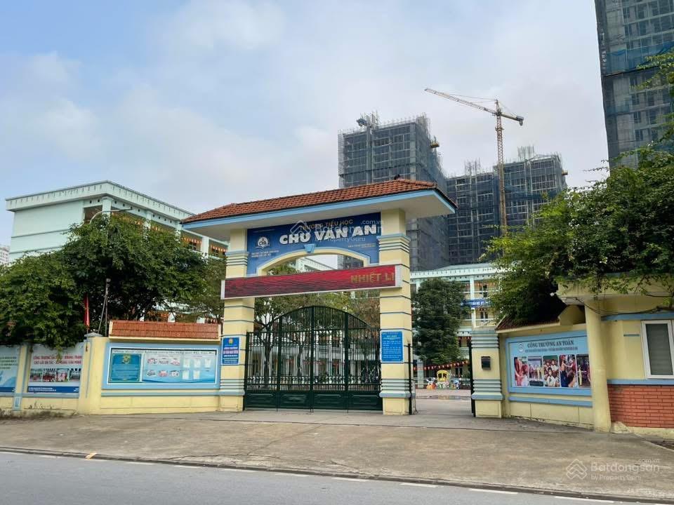 Bán nhà gần trường c2 linh đàm đường bằng b 37m2 mt3,8  6 tầng ô tô đỗ dừng giá chỉ 7,6 tỷ