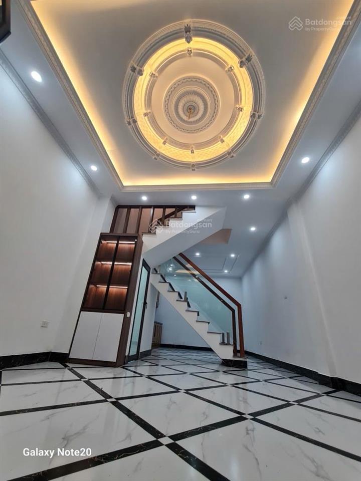 Giải phóng  phường hoàng liệt 47m2 5 tầng mt 4m ô tô dừng đỗ giá 10tỷ hồ linh đàm trước nhà thoáng