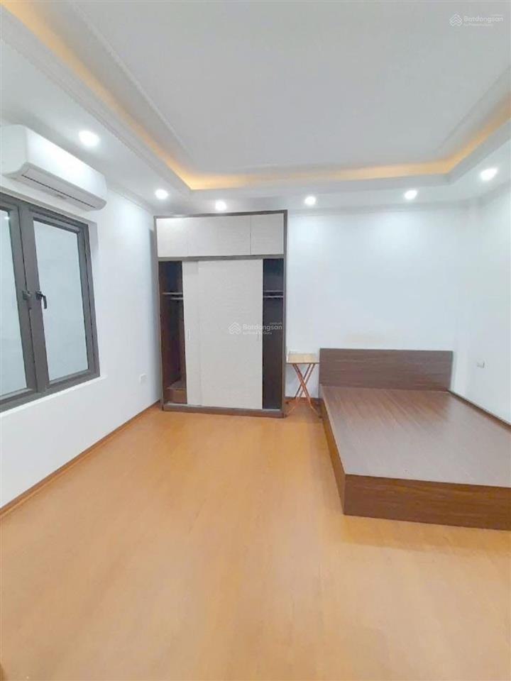 Giải phóng  phường hoàng liệt 47m2 5 tầng mt 4m ô tô dừng đỗ giá 10tỷ hồ linh đàm trước nhà thoáng