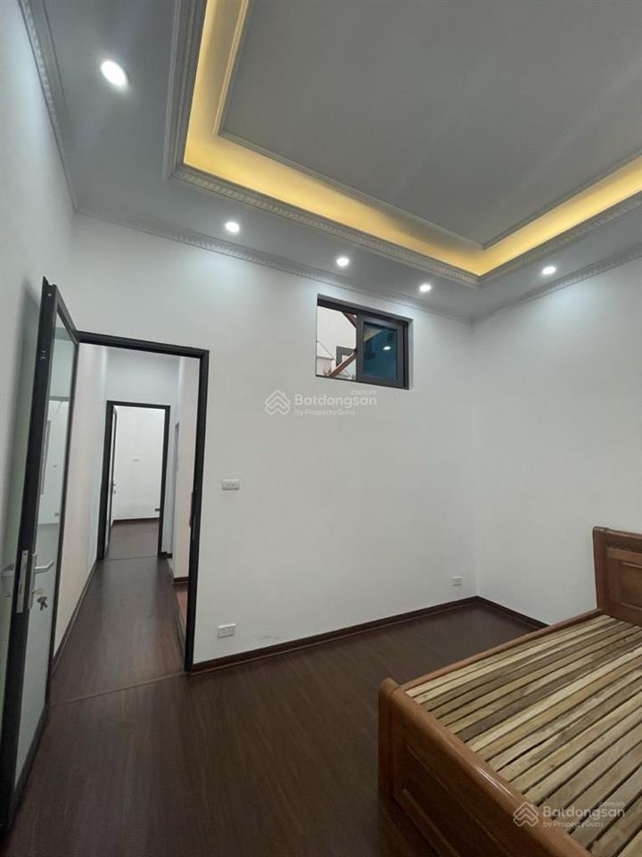 Giải phóng  phường hoàng liệt 47m2 5 tầng mt 4m ô tô dừng đỗ giá 10tỷ hồ linh đàm trước nhà thoáng