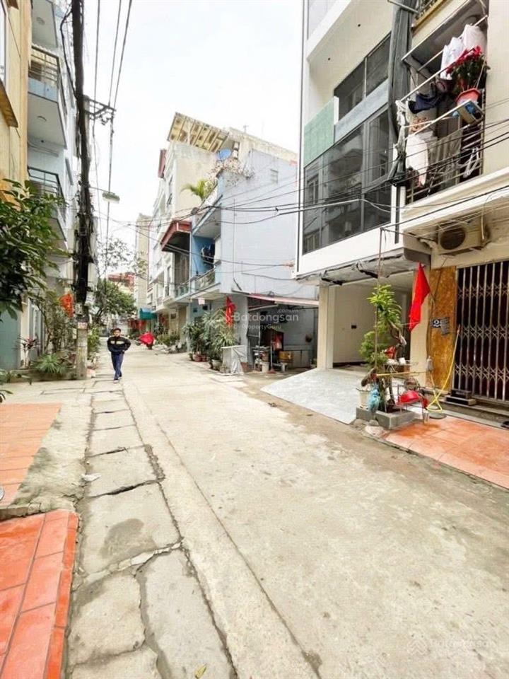 Giải phóng  phường hoàng liệt 47m2 5 tầng mt 4m ô tô dừng đỗ giá 10tỷ hồ linh đàm trước nhà thoáng