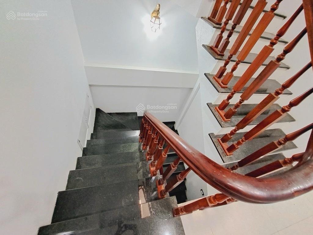 Ngay chợ đại từ p hoàng liệt 46m 5 tầng mt4m 4 ngủ mặt trước thoáng chỉ 30m ra ô tô giá 8,7 tỷ