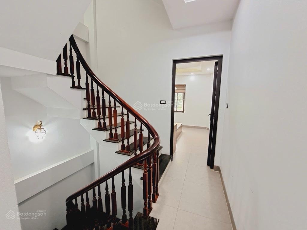Ngay chợ đại từ p hoàng liệt 46m 5 tầng mt4m 4 ngủ mặt trước thoáng chỉ 30m ra ô tô giá 8,7 tỷ