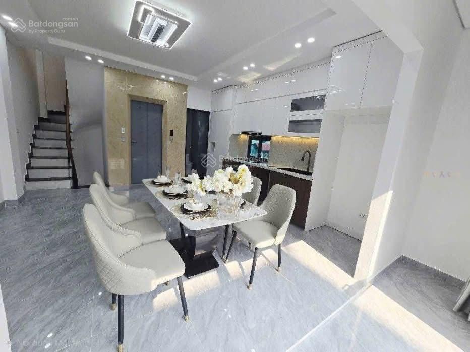 Chính chủ bán nhà trần thủ độ  hoàng liệt dt 38m2 5 tầng, mt 4.1m, ô tô đỗ ngủ trong nhà, giá 10tỷ