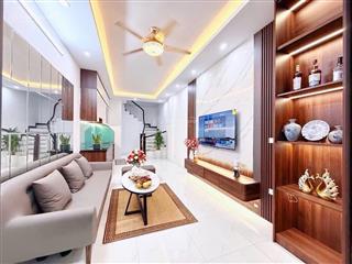 Bán nhà bằng b  đường bùi quốc khái 36m 5 tầng mt4m chỉ 5m ra ô tô đỗ, chỉ 7,2 tỷ ngõ rộng 3m