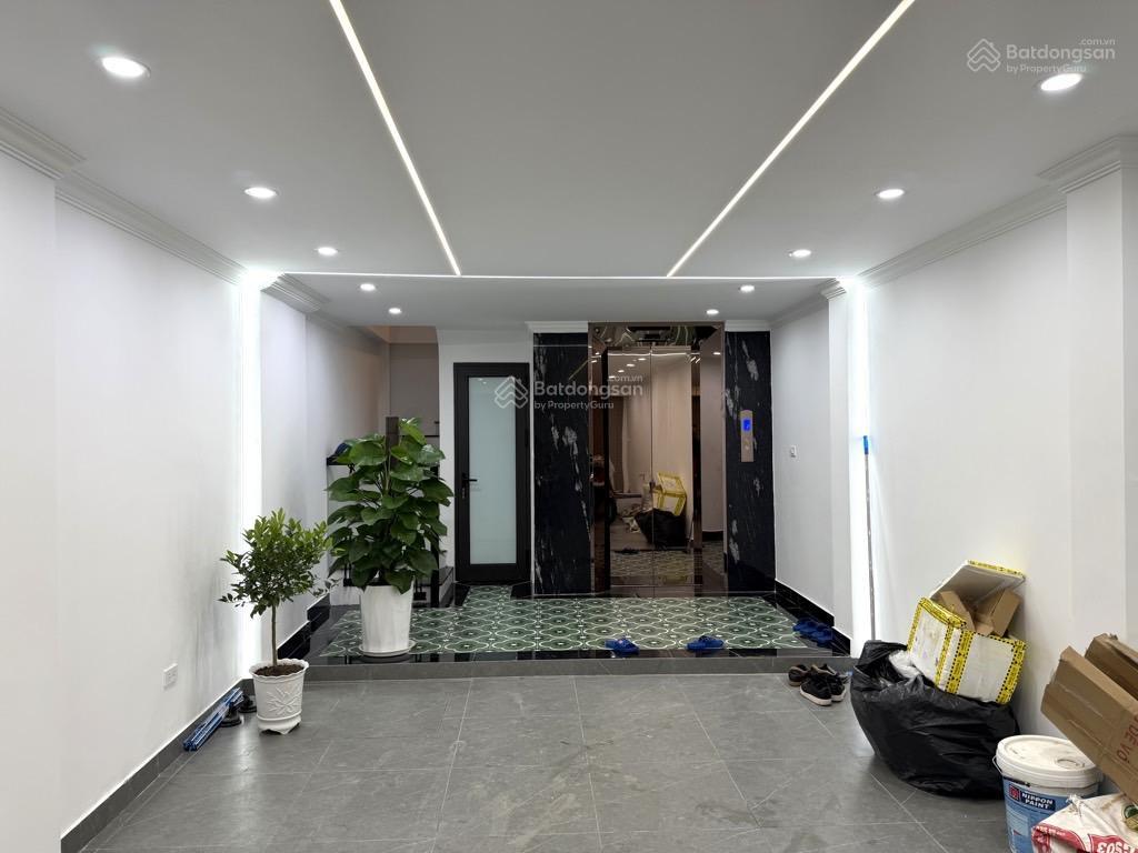 Ngọc hồi hoàng liệt 47m mt4,2m ,6 tầng thang máy ô tô đỗ cửa kinh doanh ngay hồ linh đàm giá 14 tỷ