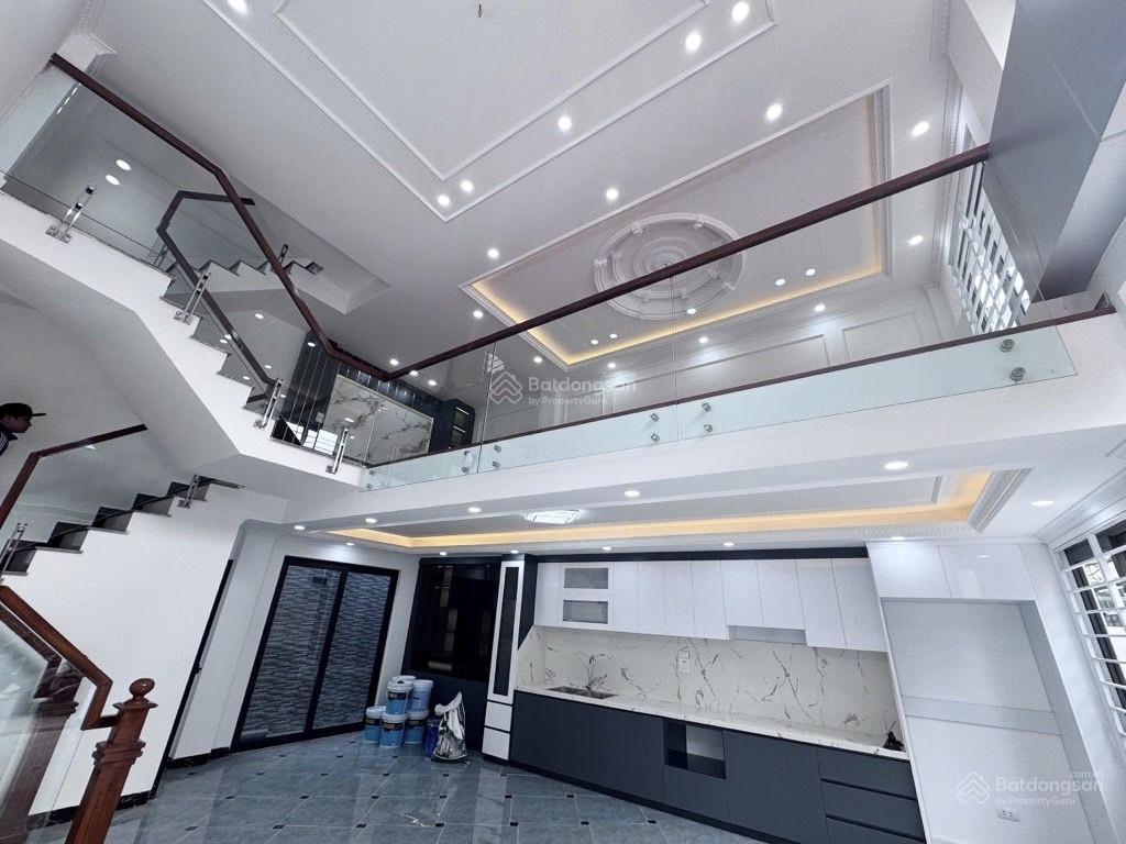 Ngọc hồi  trần thủ độ dt 57m2, mt quyền lực 7,6m, 5 tầng chỉ 8,8 tỷ sát ô tô đỗ ngay hồ linh đàm