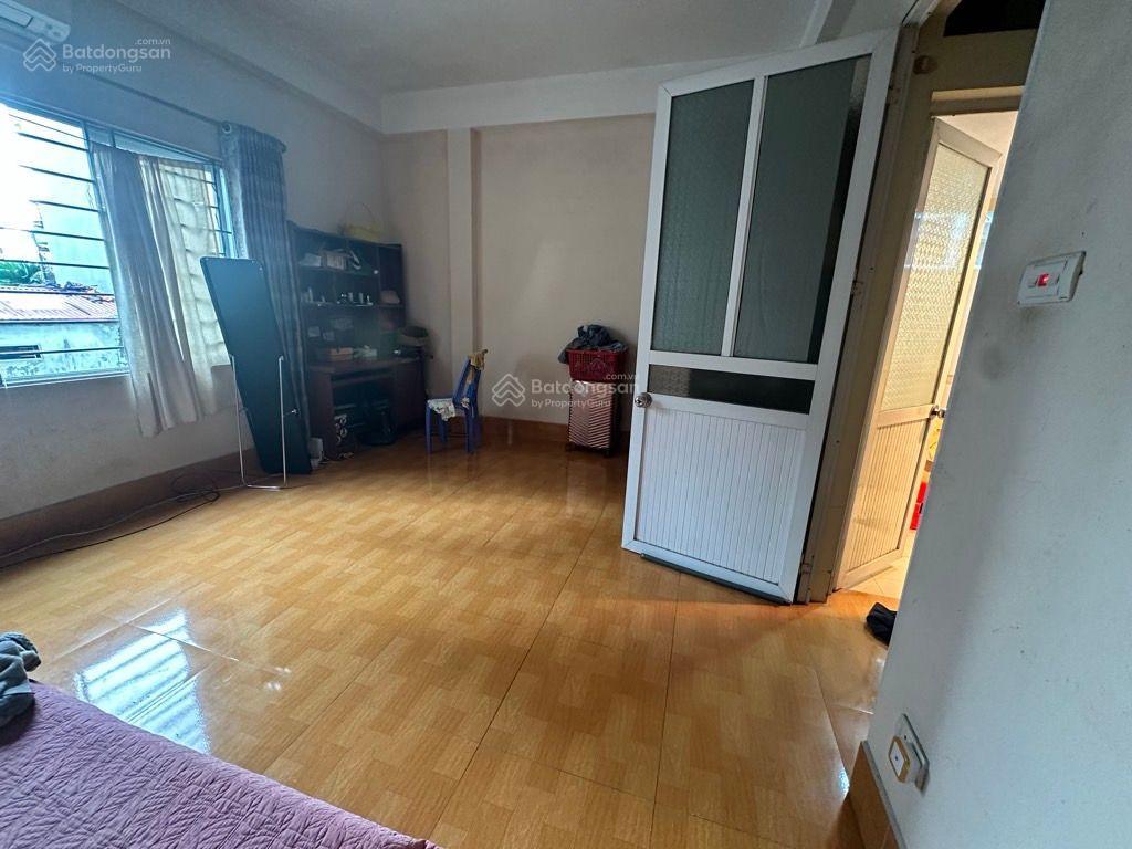 Ngay chợ tựu liệt 35m2 3pn, ngõ trước nhà rộng 2,2m thoáng sáng cách bãi gửi ô tô 40m, giá 5,5 tỷ