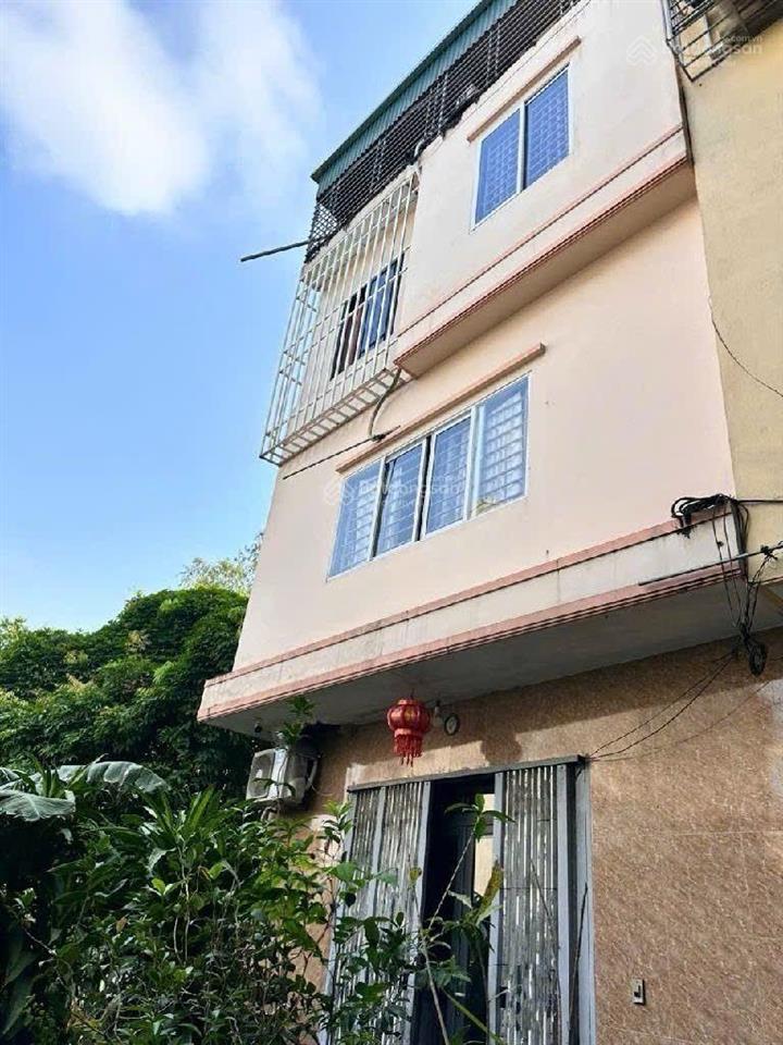 Ngay chợ tựu liệt 35m2 3pn, ngõ trước nhà rộng 2,2m thoáng sáng cách bãi gửi ô tô 40m, giá 5,5 tỷ
