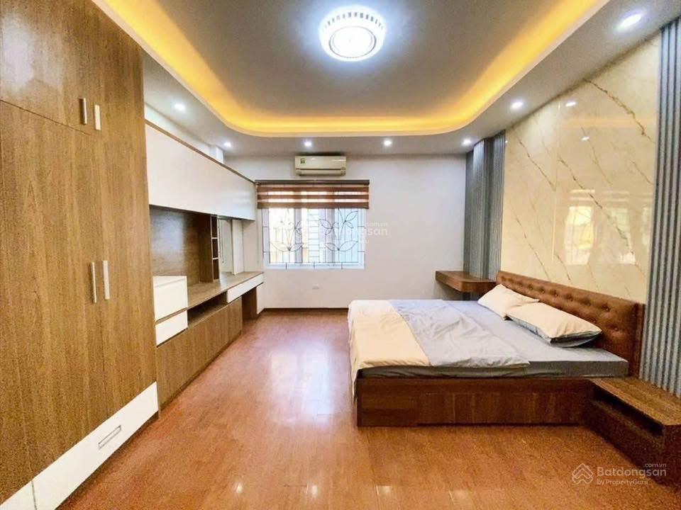 Bán nhà ngõ 2 phố hoàng liệt 40m2 mt 4m, 6 tầng thang máy ngõ rộng thoáng gần ô tô đỗ giá 8,9 tỷ