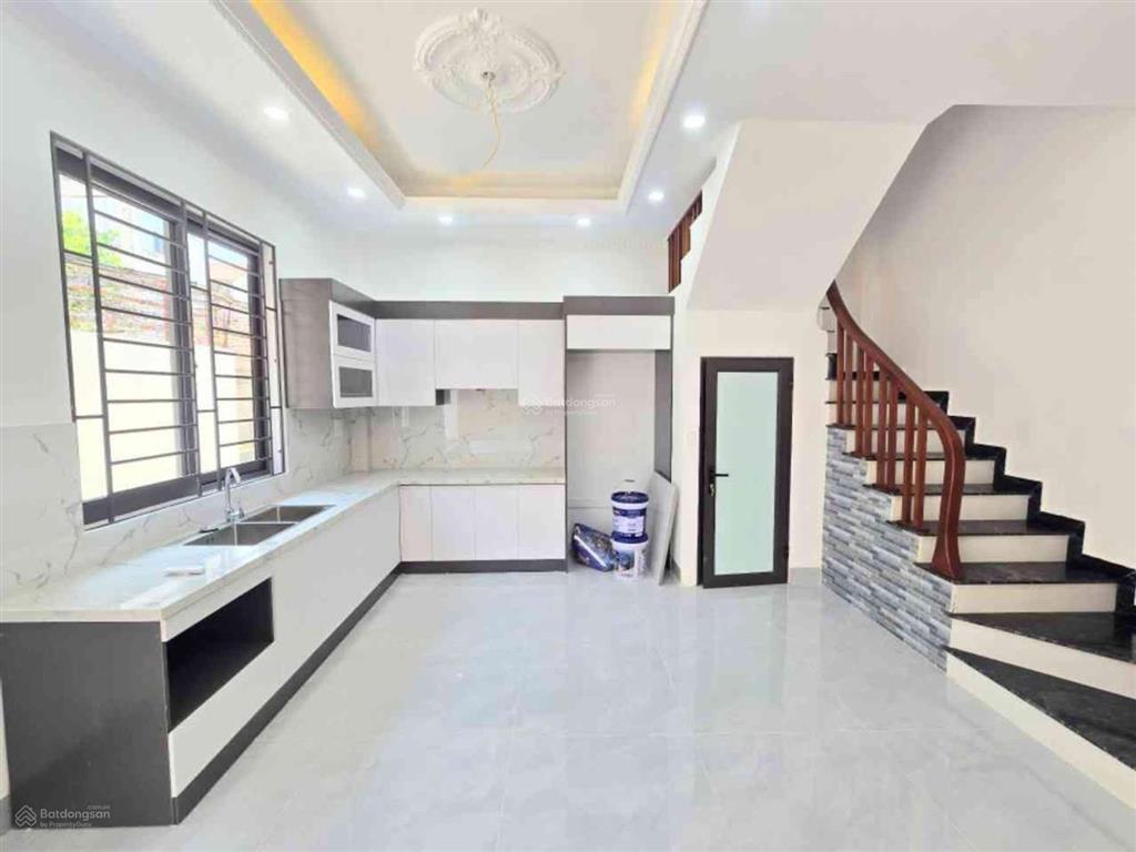 Bán nhà đường hoàng liệt, dt 41m 5 tầng 4 ngủ thoáng sáng, sát ô tô đỗ, ngay hồ linh đàm chỉ 7,5 tỷ