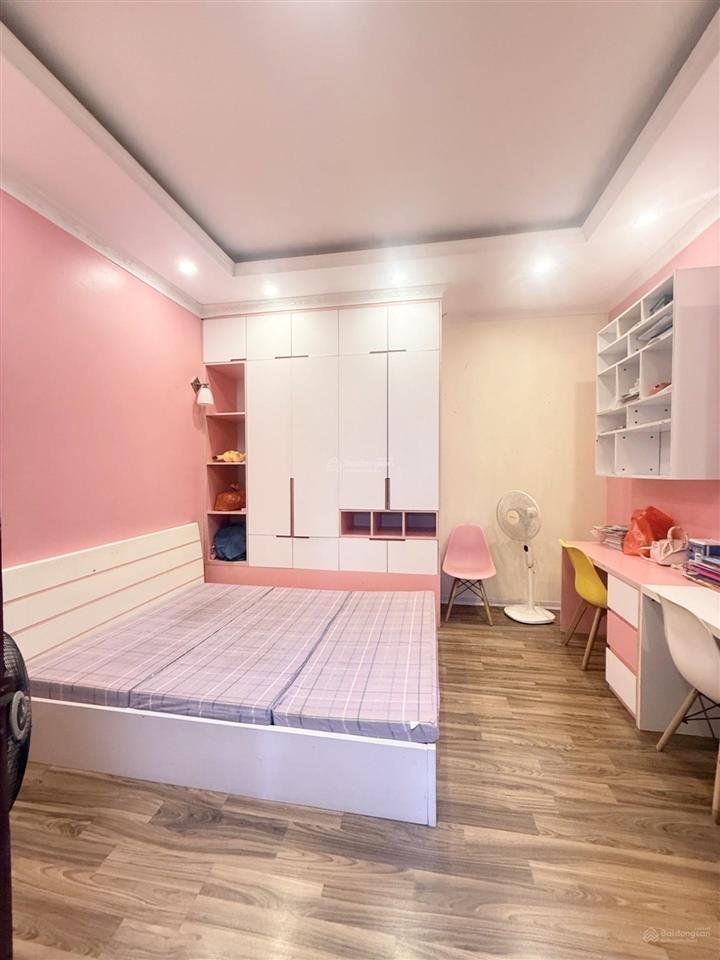 Bán nhà ngõ 2 phố hoàng liệt 48m2 mt4m, 5 tầng, 4 ngủ ngõ rộng thoáng chỉ 10m ô tô đỗ giá 10,5 tỷ
