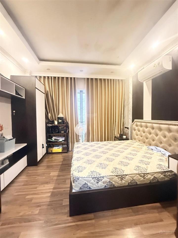 Bán nhà ngõ 2 phố hoàng liệt 48m2 mt4m, 5 tầng, 4 ngủ ngõ rộng thoáng chỉ 10m ô tô đỗ giá 10,5 tỷ