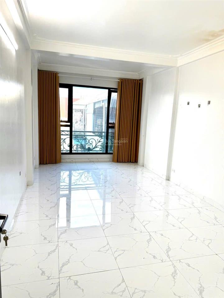 Chính chủ cho thuê nhà mới 45m 5 tầng 4 ngủ mt 4,5m ô tô đỗ cửa ngõ 18 định công thượng giá 13tr