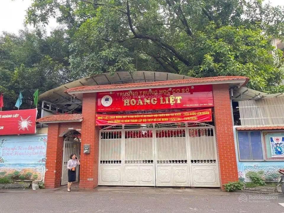 Cho thuê nhà ngõ 2 hoàng liệt 40m2, 6 tầng thang máy, ô tô đỗ cửa, kinh doanh vp ở gđ giá 12tr