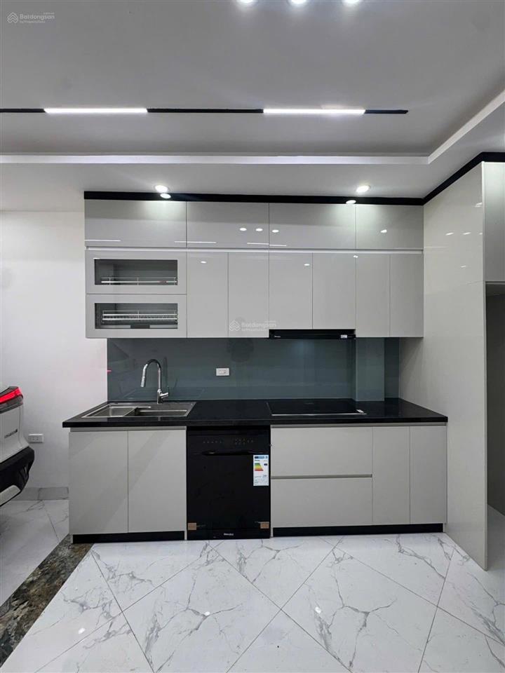 Cho thuê nhà ngõ 2 hoàng liệt 40m2, 6 tầng thang máy, ô tô đỗ cửa, kinh doanh vp ở gđ giá 12tr