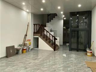 Cho thuê nhà kim đồng giáp bát 90m2 5 tầng thang máy vỉa hè 4m kd đa năng đỗ nhiều oto giá 33 tr/th
