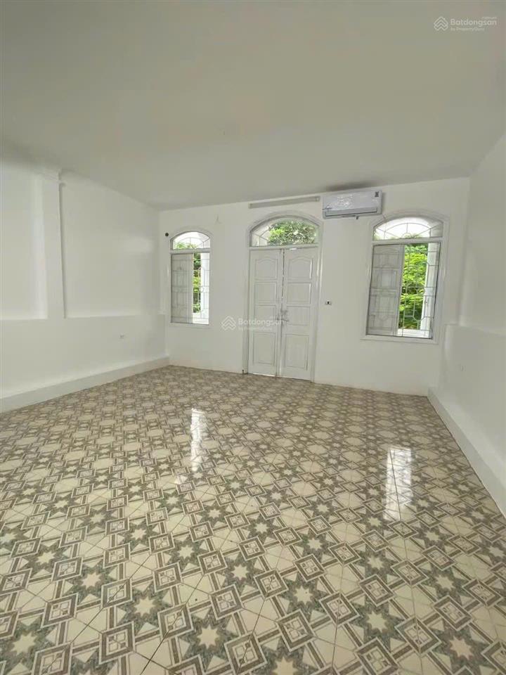 Cho thuê nhà kim đồng giáp bát 90m2 5 tầng thang máy vỉa hè 4m kd đa năng đỗ nhiều oto giá 33 tr/th