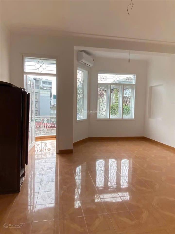 Cho thuê nhà kim đồng giáp bát 90m2 5 tầng thang máy vỉa hè 4m kd đa năng đỗ nhiều oto giá 33 tr/th